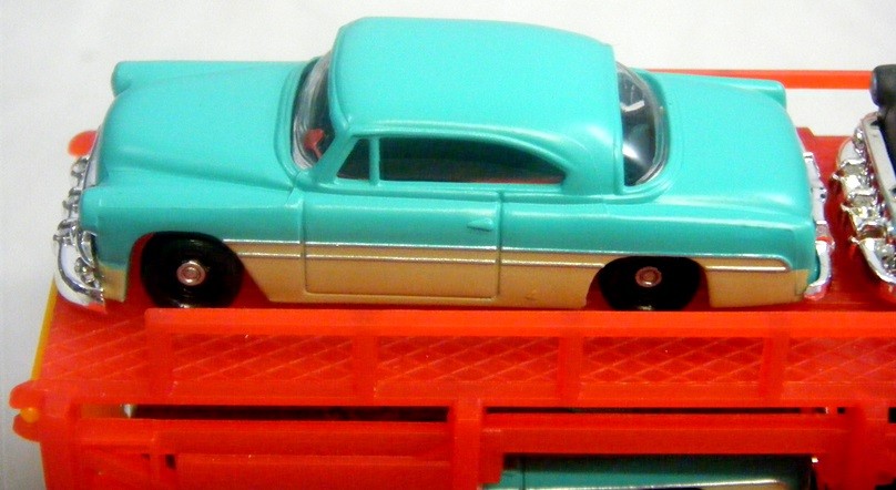 HO Scale Trains - Car Transport with six 1955 Buick Hardtops