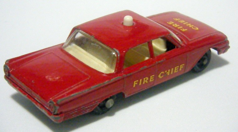 Matchbox Regular Wheels Series - Ford Fairlane Fire Chief Car