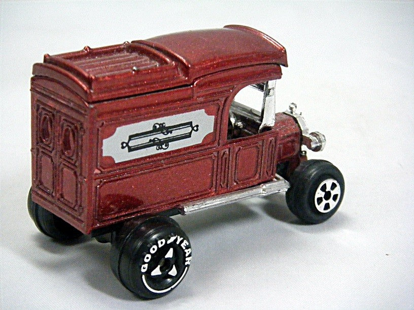 Ertl Replica Series -1913 Model T Ford Van Street Rod