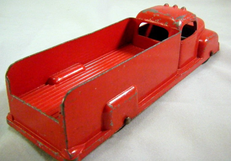  TootsieToy: 1947 International Stake Truck (ribbed bed)
