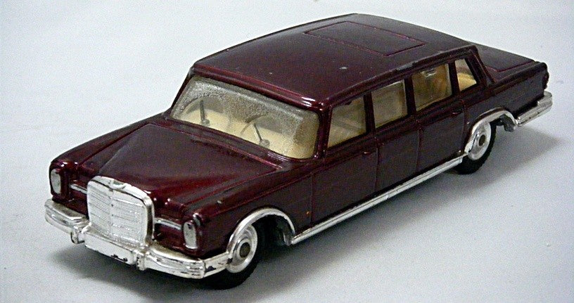 Corgi (247) Mercedes-Benz 600 Pullman Limousine