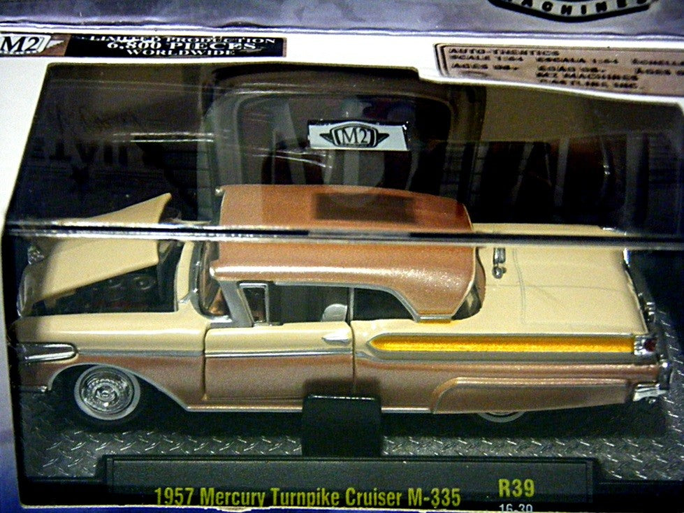 M2 Machines Auto-Thentics - 1957 Mercury Turnpike Cruiser M-335