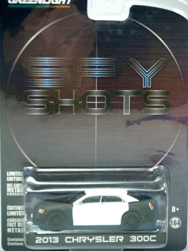 Greenlight Hobby Exclusives - Spy Shot - 2013 Chrysler 300C