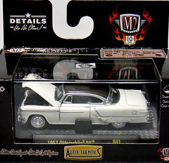 M2 Machines Auto-Thentics 1953 Oldsmobile 98