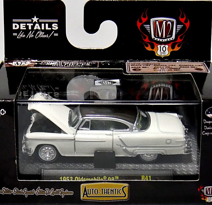 M2 Machines Auto-Thentics 1953 Oldsmobile 98