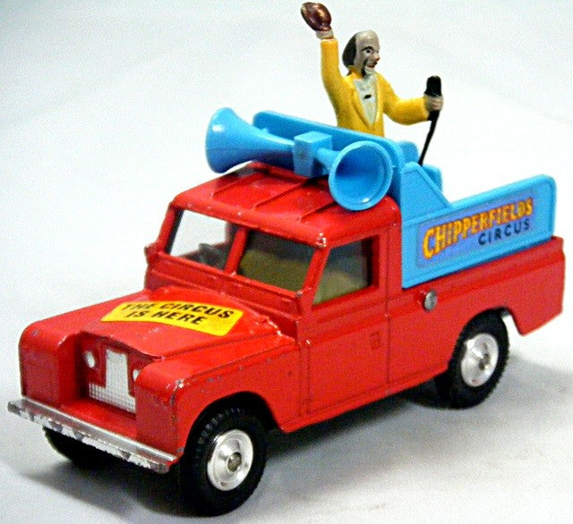 Corgi (487-A-2) Chipperfields Circus - Land Rover Circus Parade Vehicle