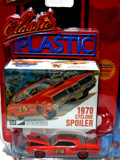 Johnny Lightning Classic Plastic Series - 1970 Mercury Cyclone Spoiler