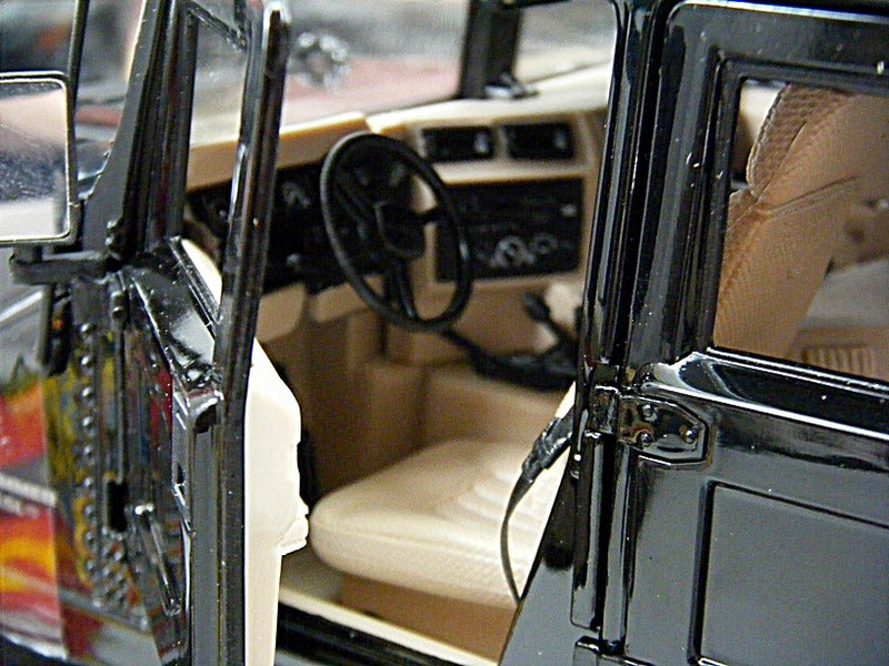 Maisto 1:18 Scale - Hummer H1 Civilian Hardtop