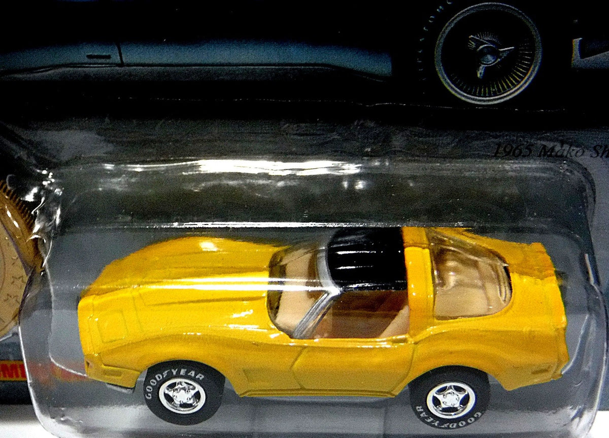 Johnny Lightning - Classic Customs Corvette 1982 Corvette Coupe