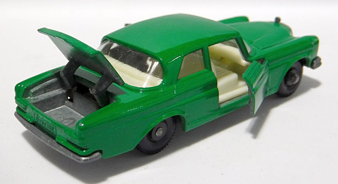 Matchbox Regular Wheels - Mercedes-Benz 300 SE Sedan