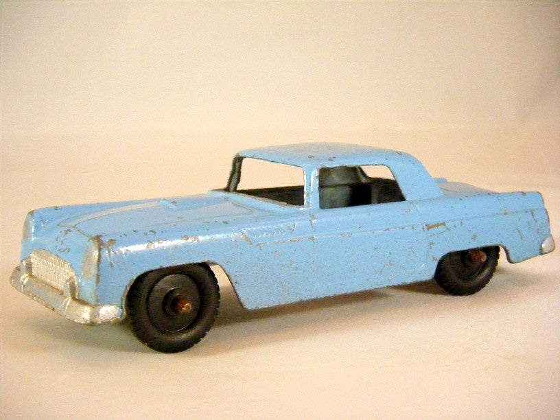Tootsietoy 1955 Baby Blue Ford Thunderbird Coupe