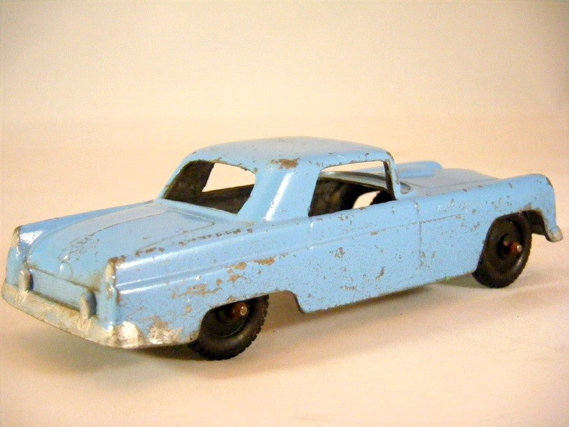 Tootsietoy 1955 Baby Blue Ford Thunderbird Coupe