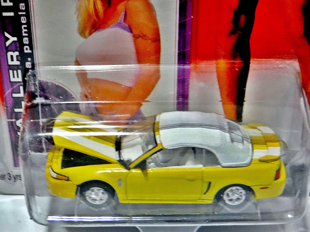 Johnny Lightning Pamela Anderson VIP - Ford Mustang Convertible - Top Up