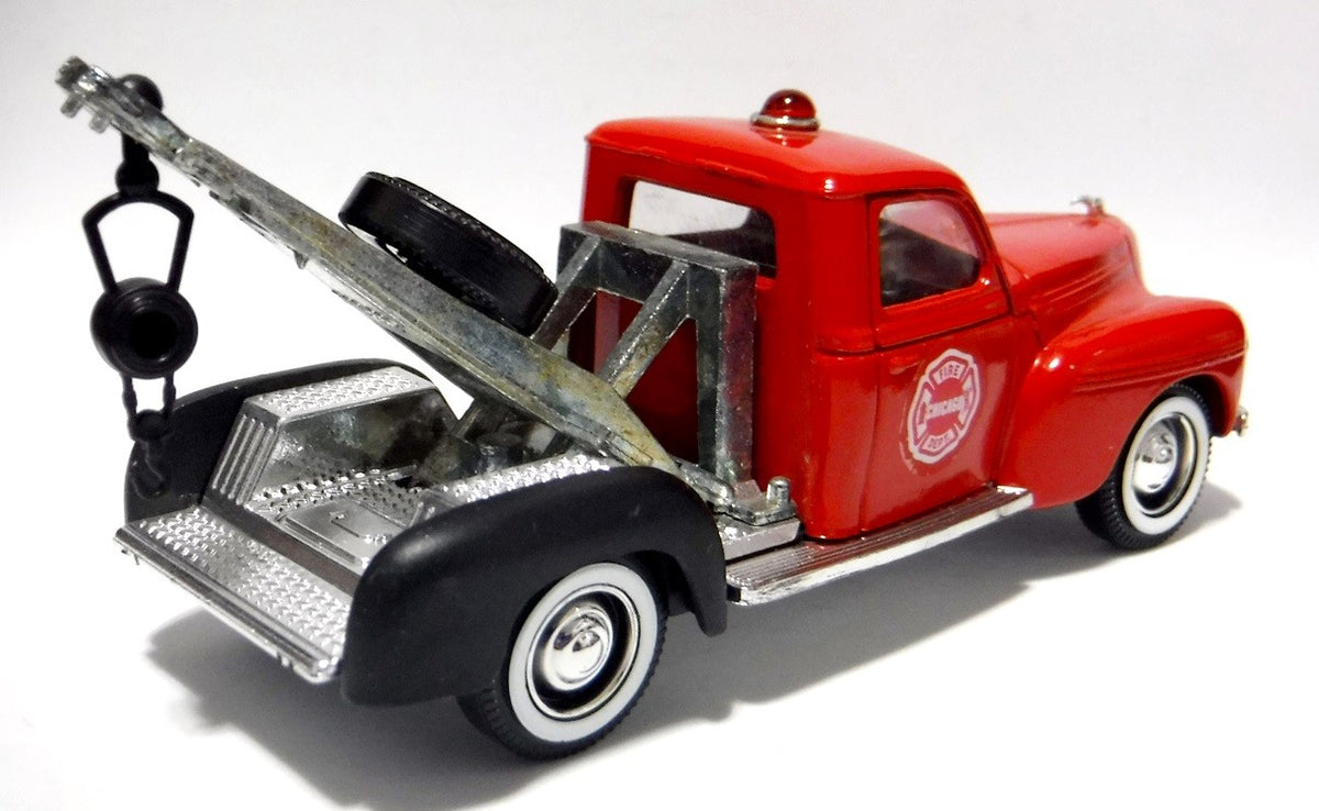Solido (4421) - 1941 Dodge Chicago Fire Dept  Tow Truck