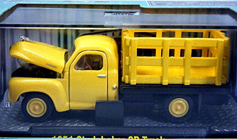 M2 Machines Auto Trucks - 1951 Studebaker 2R Stake Truck