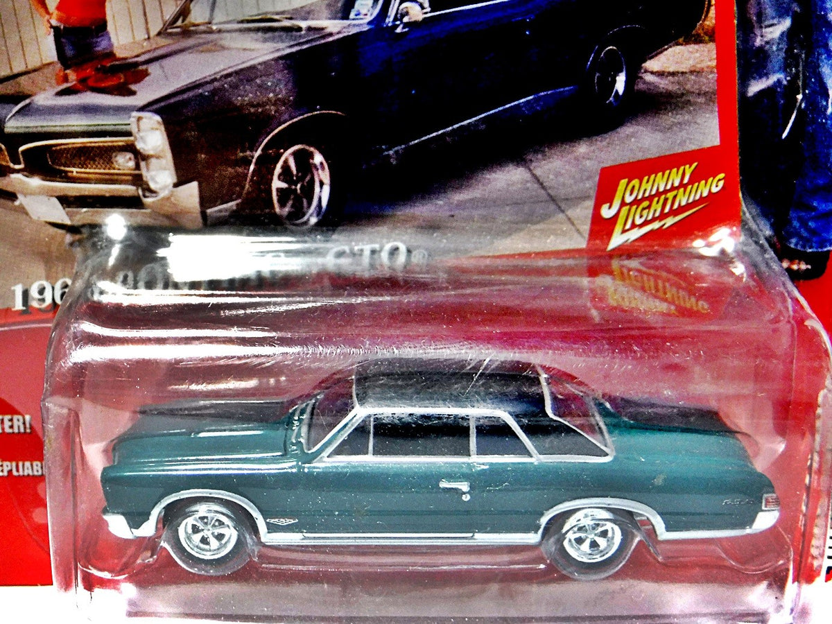 Johnny Lightning Amercian Beauties 1965 Pontiac GTO