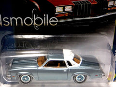 Johnny Lightning Classic Gold: 1977 Oldsmobile Cutlass Supreme