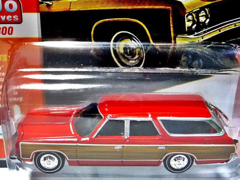 Johnny Lightning Promo - Classic Gold - Limited Edition 1973 Chevrolet Caprice Station Wagon
