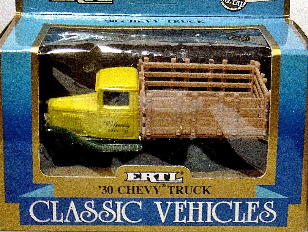 Ertl - 1930 Chevrolet Dairy Stake Truck
