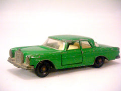 Matchbox Regular Wheels - Mercedes-Benz 300 SE (MB46C-1)