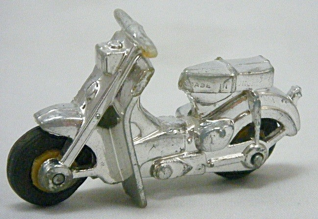 Vintage Plastic - TootsieToy Lambretta Scooter