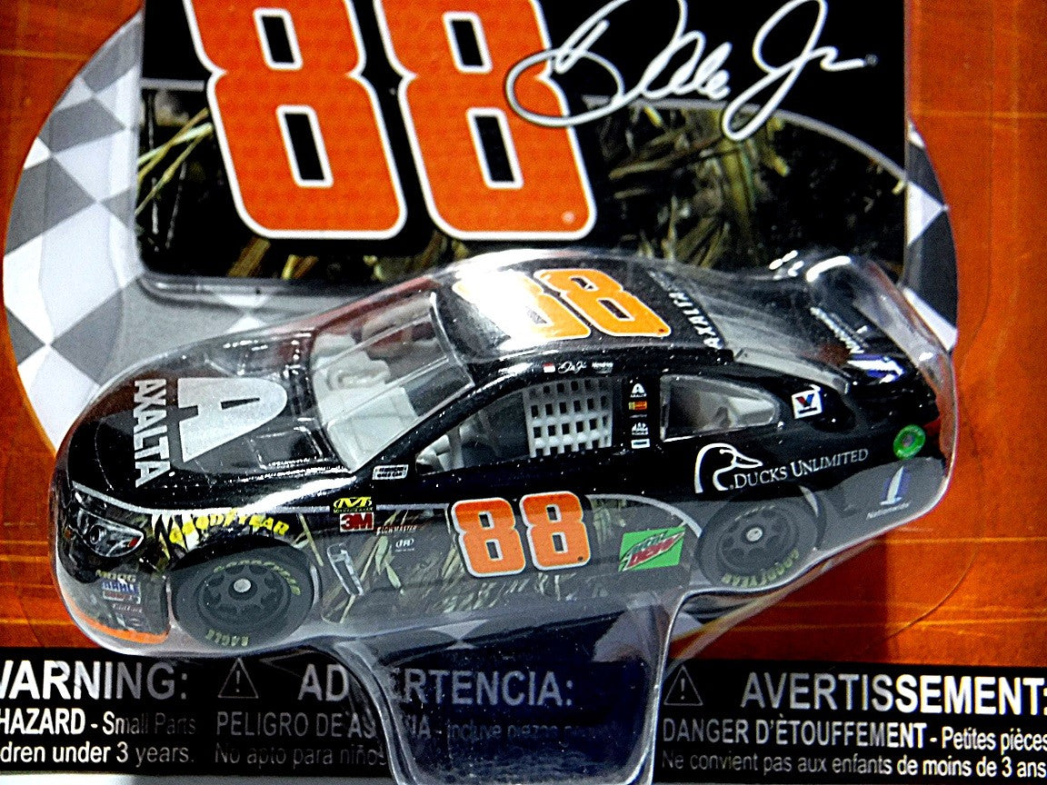 Lionel NASCAR Authentics Hendrick Motorsports - Dale Earnhardt Jr Ducks Unlimited Chevrolet SS