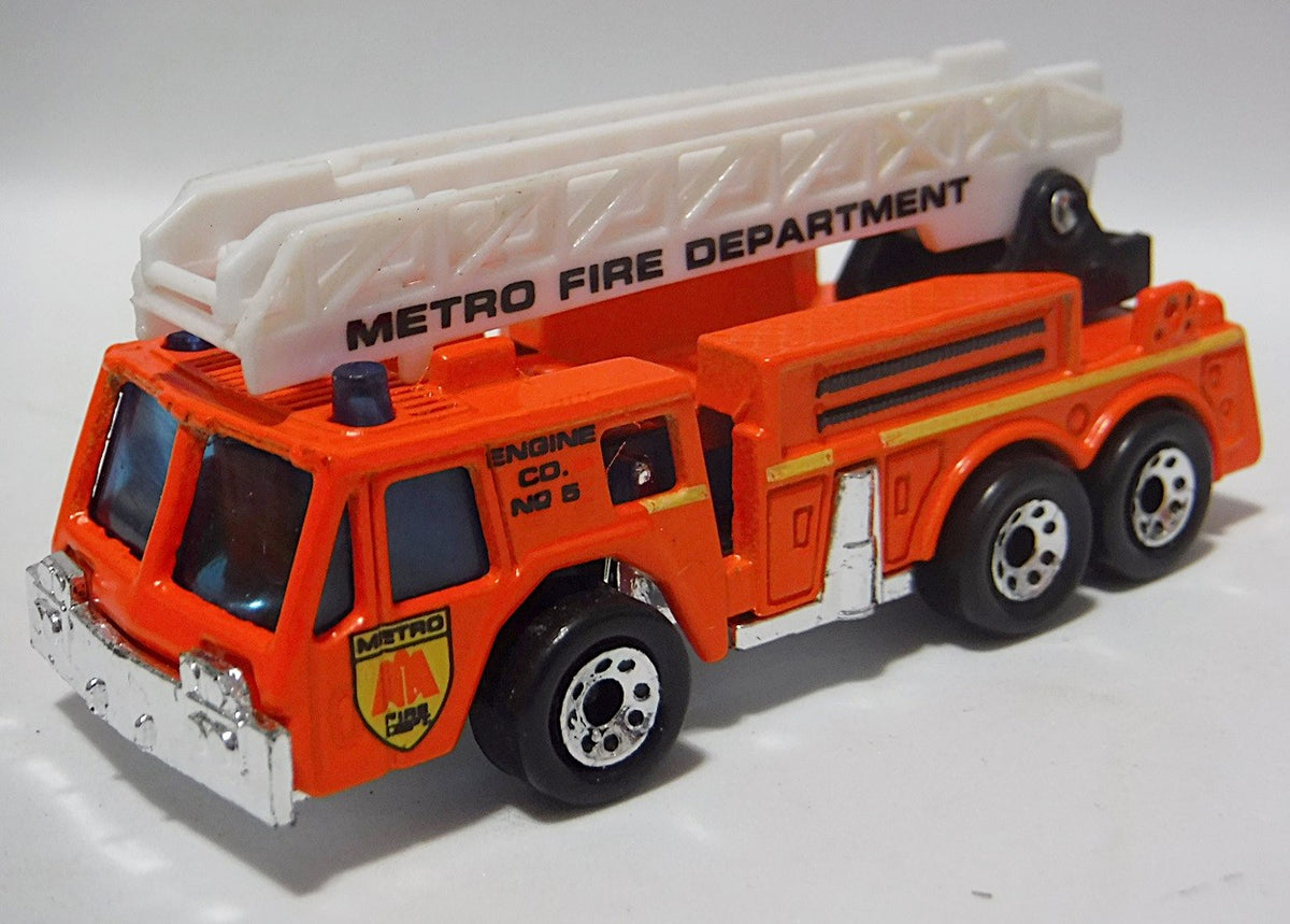 Matchbox - Oshkosh Extended Ladder Fire Engine