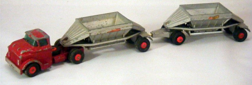 Matchbox Major Packs GMC Tractor and Fruehauf Hooper Train