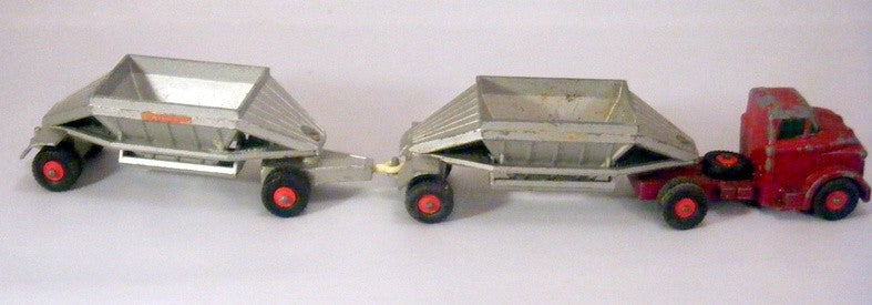 Matchbox Major Packs GMC Tractor and Fruehauf Hooper Train