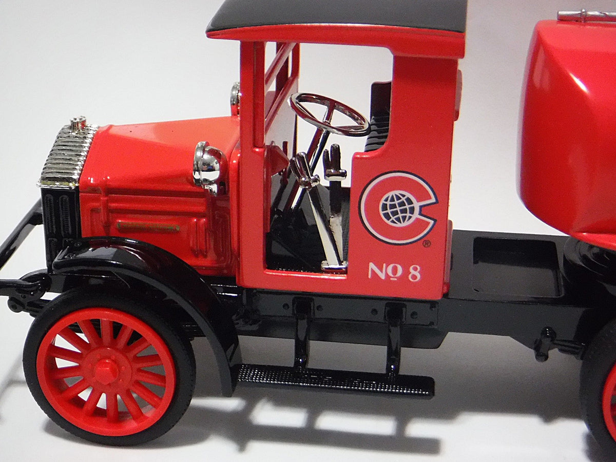 Ertl - 1920 Pierce Arrow Coastal Oil Tanker and 1949 Ford Set