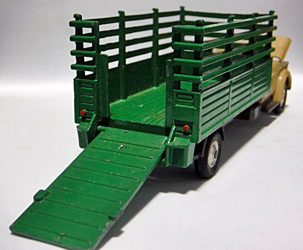 Corgi (484-A-1) Dodge Kew Fargo Livestock Truck -1967