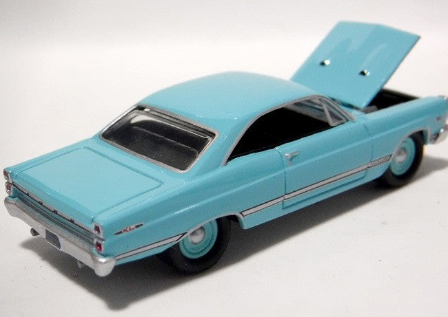Johnny Lightning R2- Classic Gold - 1967 Ford Fairlane 500 XL
