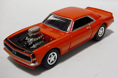 Johnny Lightning - Classic Gold - 1968 Chevrolet Camaro SS Hot Rod