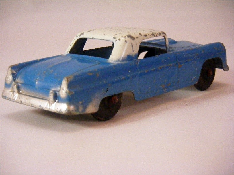 TootsieToy 1955 Ford Thunderbird Coupe