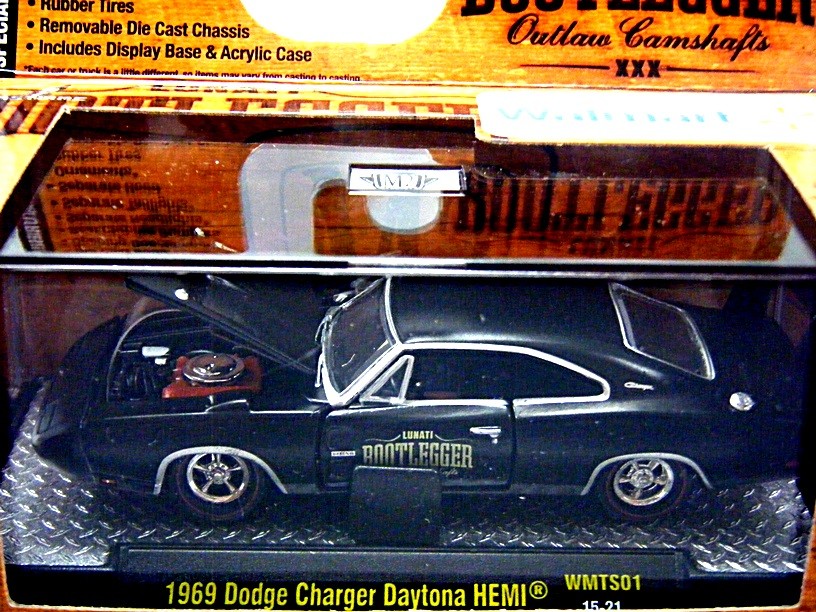 M2 Machines Bootlgger- 1969 Dodge Charger Daytona Hemi