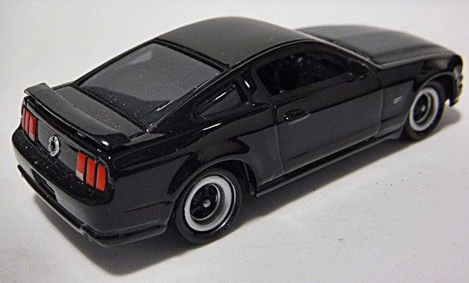 Johnny Lightning Mustangs and Fords – 2005 Ford Mustang GT