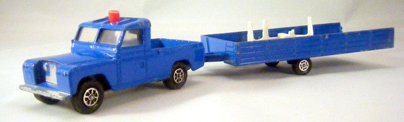 Corgi Gift Set 19-B Corgi Flying Club Land Rover Pickup and Airplane Trailer