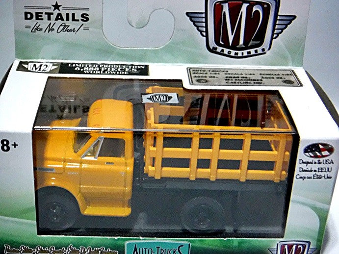 M2 Machines Auto-Trucks - 1971 Chevrolet C60 Stake Truck