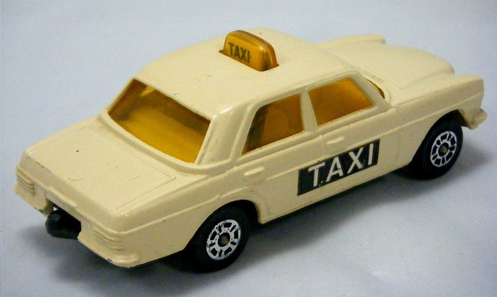 Corgi Juniors - Mercedes-Benz 240D Taxi