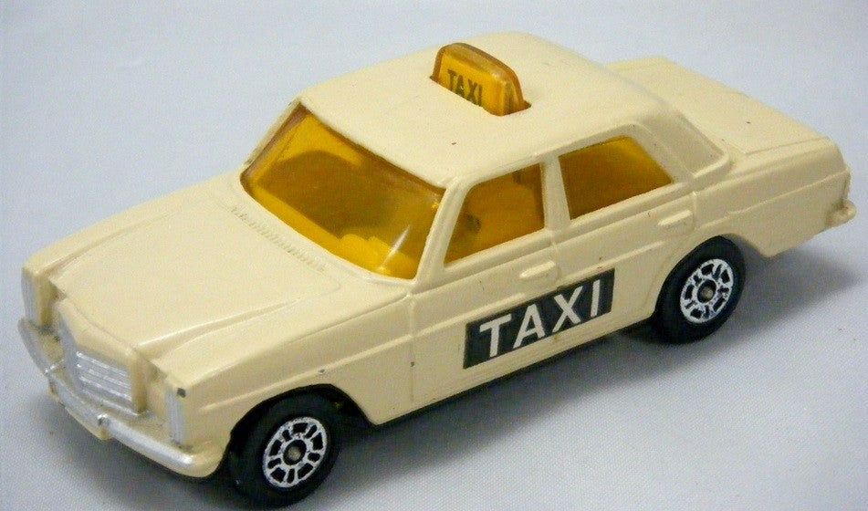 Corgi Juniors - Mercedes-Benz 240D Taxi