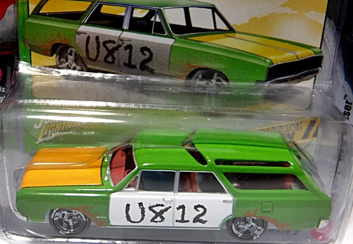 Johnny Lightning Street Freaks - Demolition Derby - 1964 Oldsmobile Vista Cruiser Station Wagon