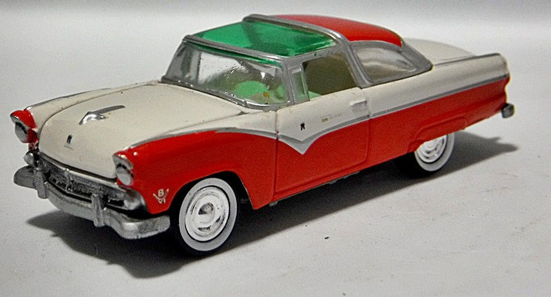 Johnny Lightning - American Chrome - 1955 Ford Crown Victoria