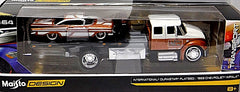 Maisto - Transport - 1959 Chevy Impala and International Durastar Flatbed Tow Truck