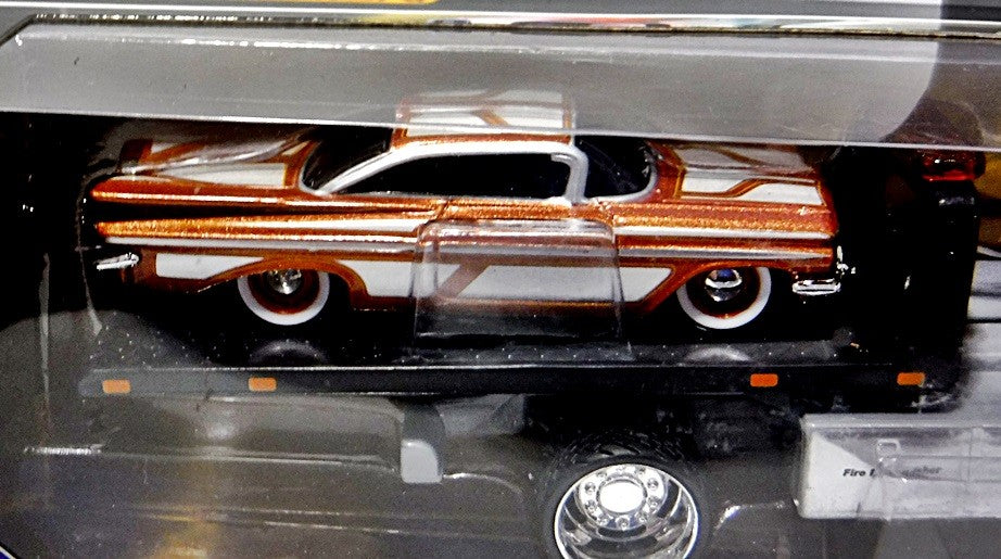 Maisto - Transport - 1959 Chevy Impala and International Durastar Flatbed Tow Truck
