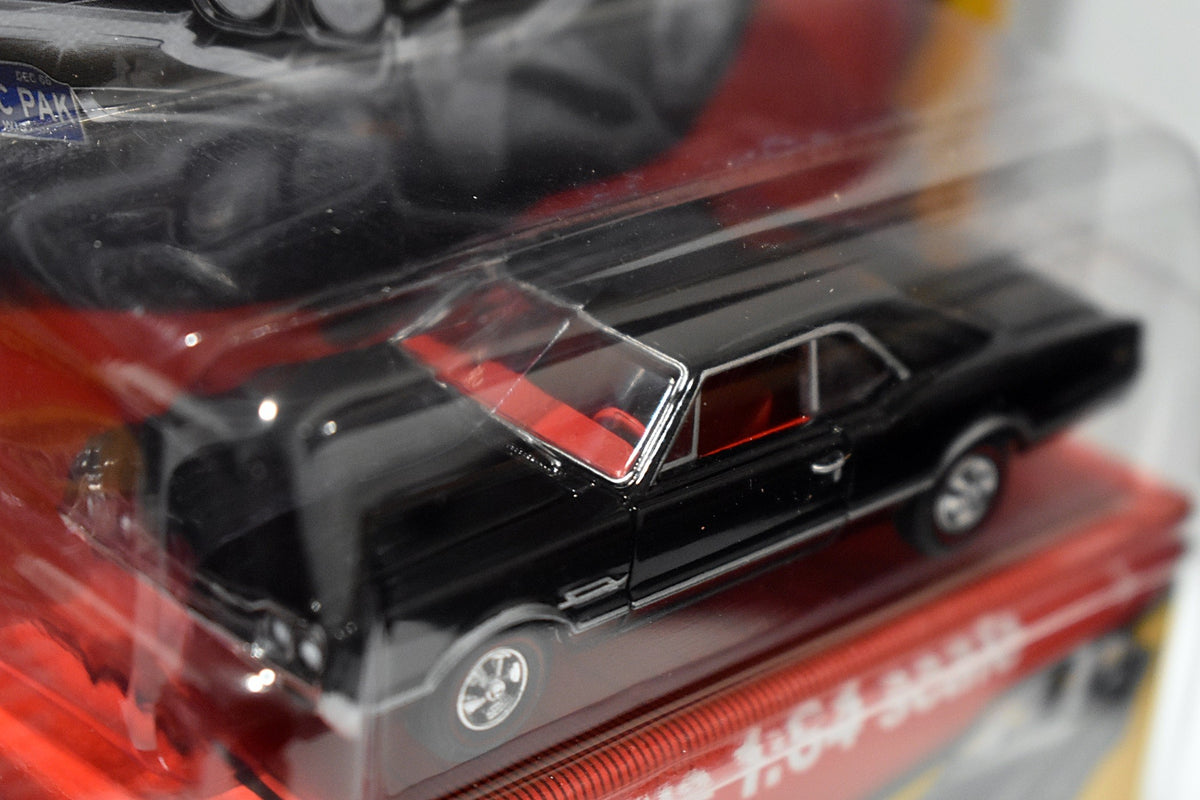 Auto World - 1966 Oldsmobile 4-4-2
