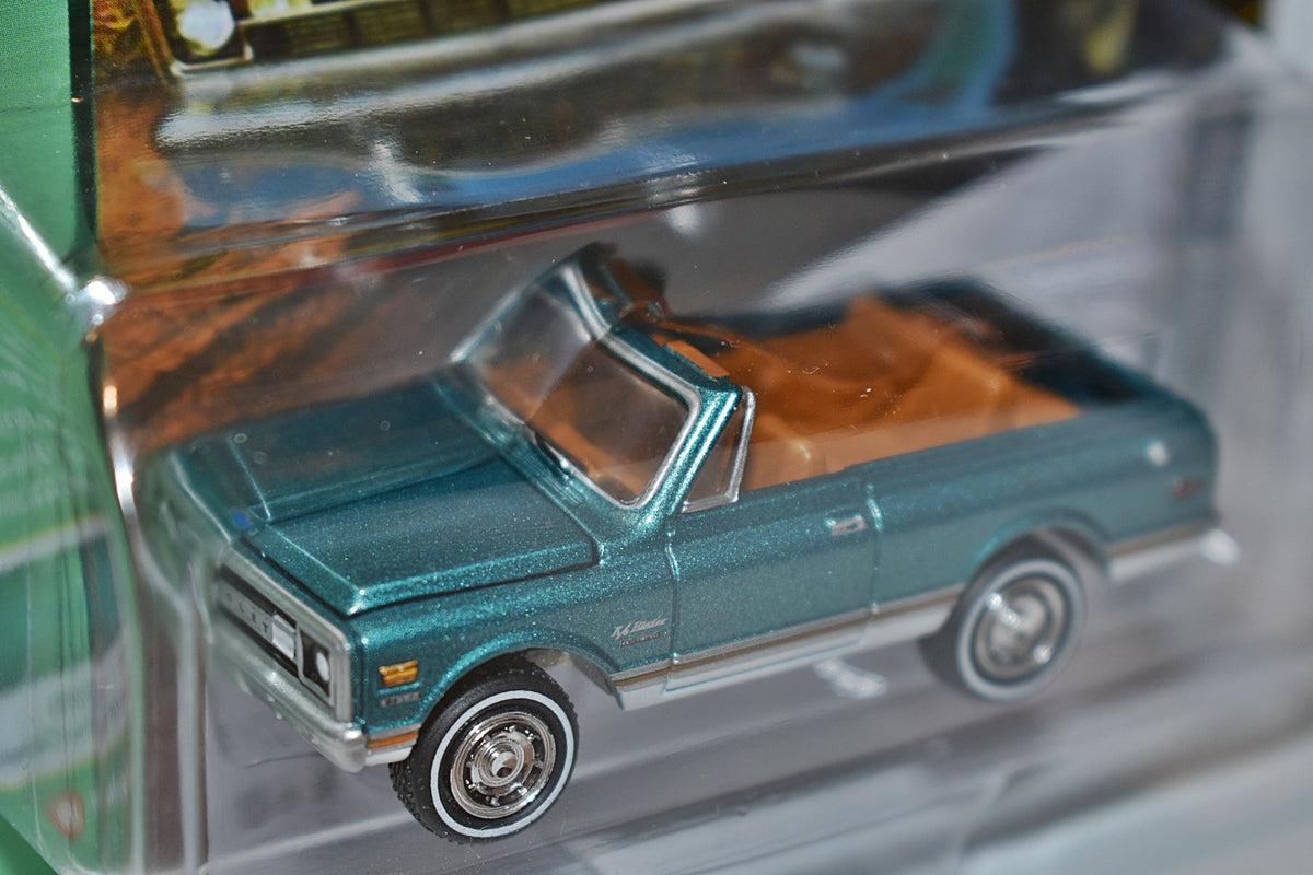 Johnny Lightning Classic Gold 1970 Chevrolet Blazer