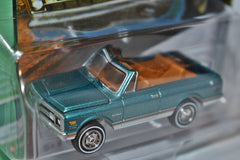 Johnny Lightning Classic Gold 1970 Chevrolet Blazer