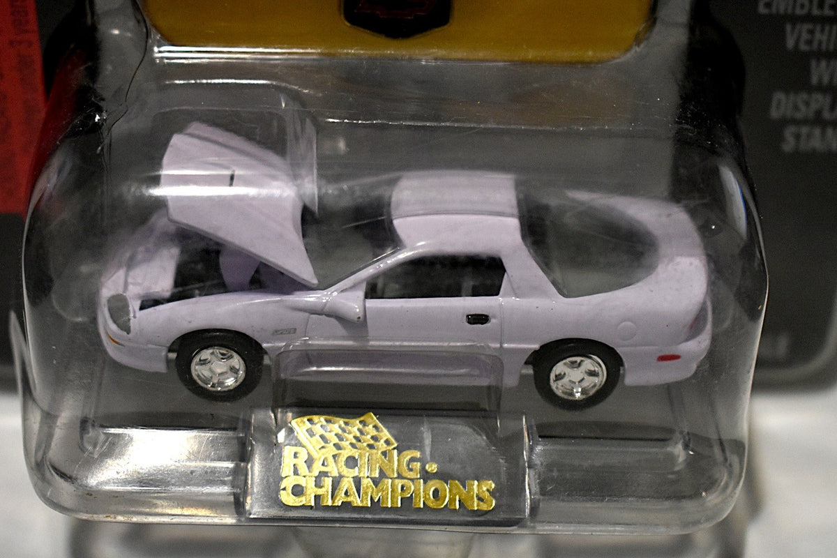 Racing Champions Mint Series - 1995 Chevrolet Camaro Coupe