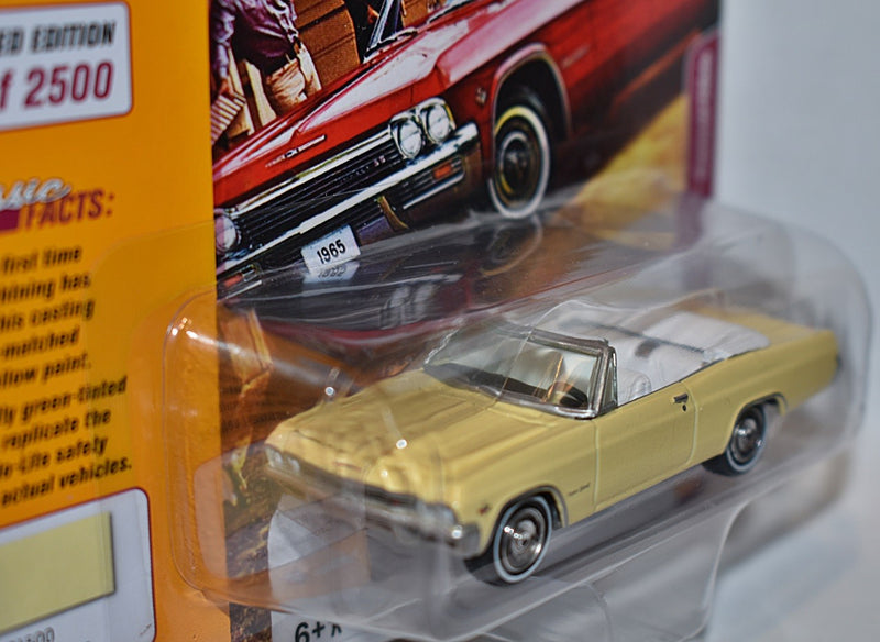 Johnny Lightning  - 1965 Chevy Impala Convertible