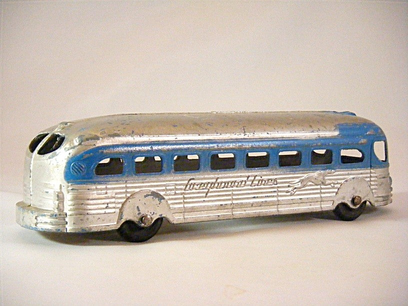 Tootsietoy No 3571 - GMC Greyhound Bus (1948)